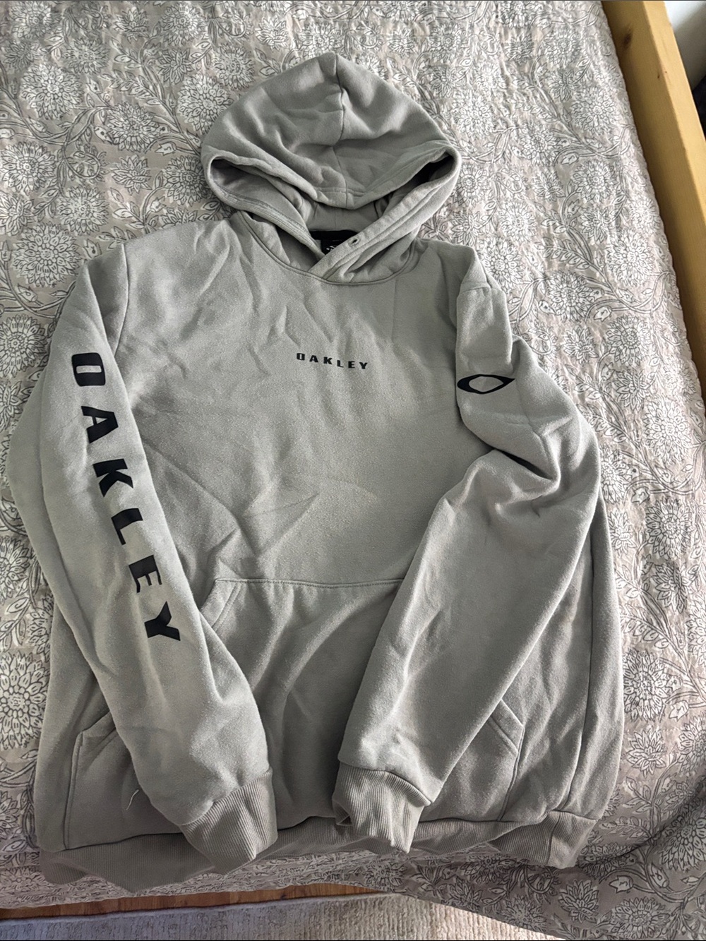 Oakley Light Gray Pullover Hoodie with Sleeve Logo